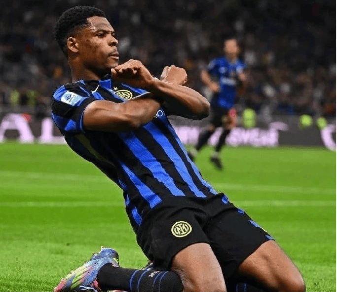 周五005意甲，科莫VS国际米兰，残阵也要拼冠军！老男孩们带伤死磕科莫：就算爬也要爬出3分